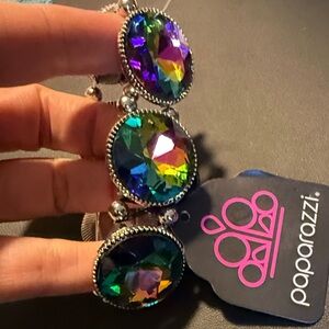 Paparazzi Vibrant Large Gemstone Bracelet
